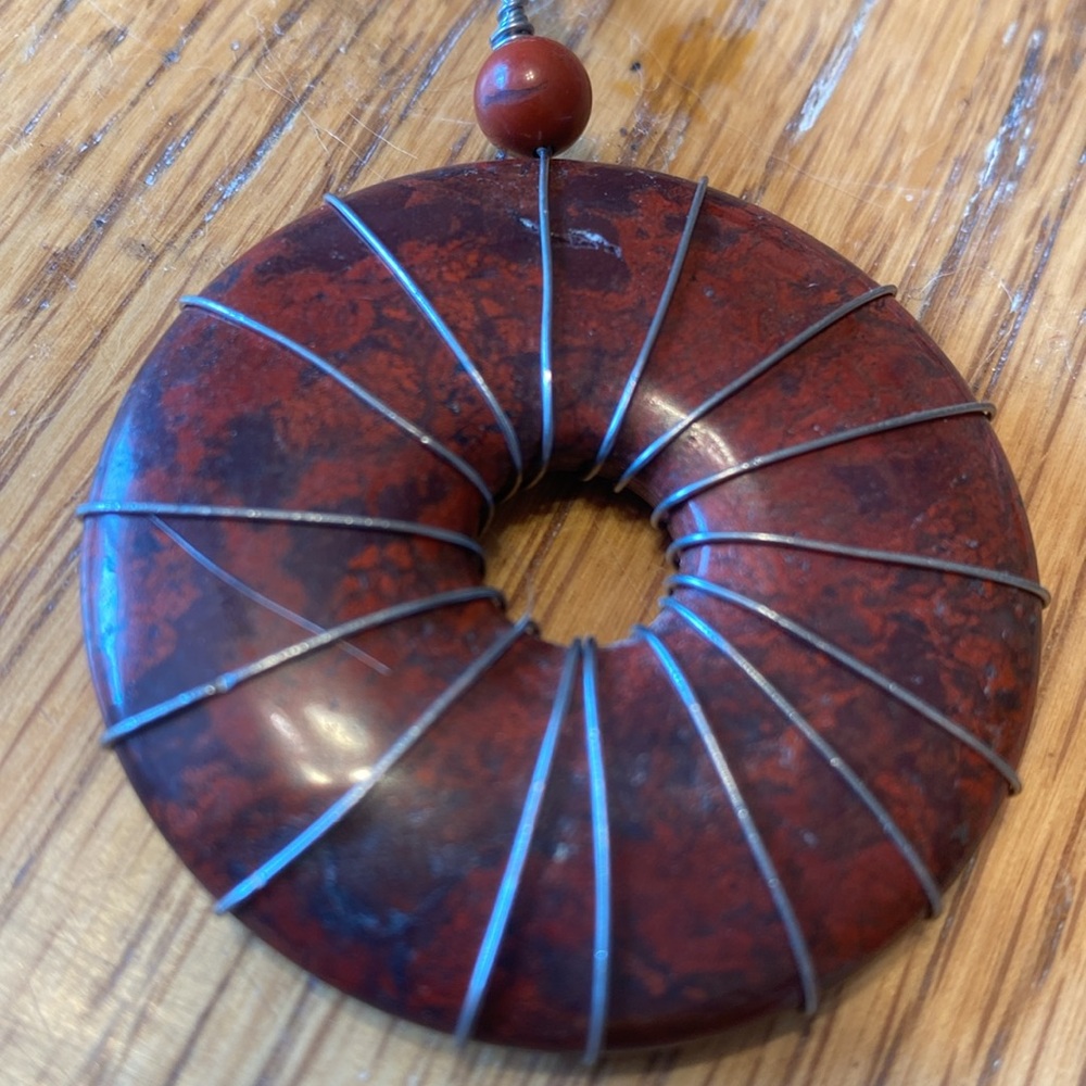 Beautiful Necklace - Picture 3 of 4